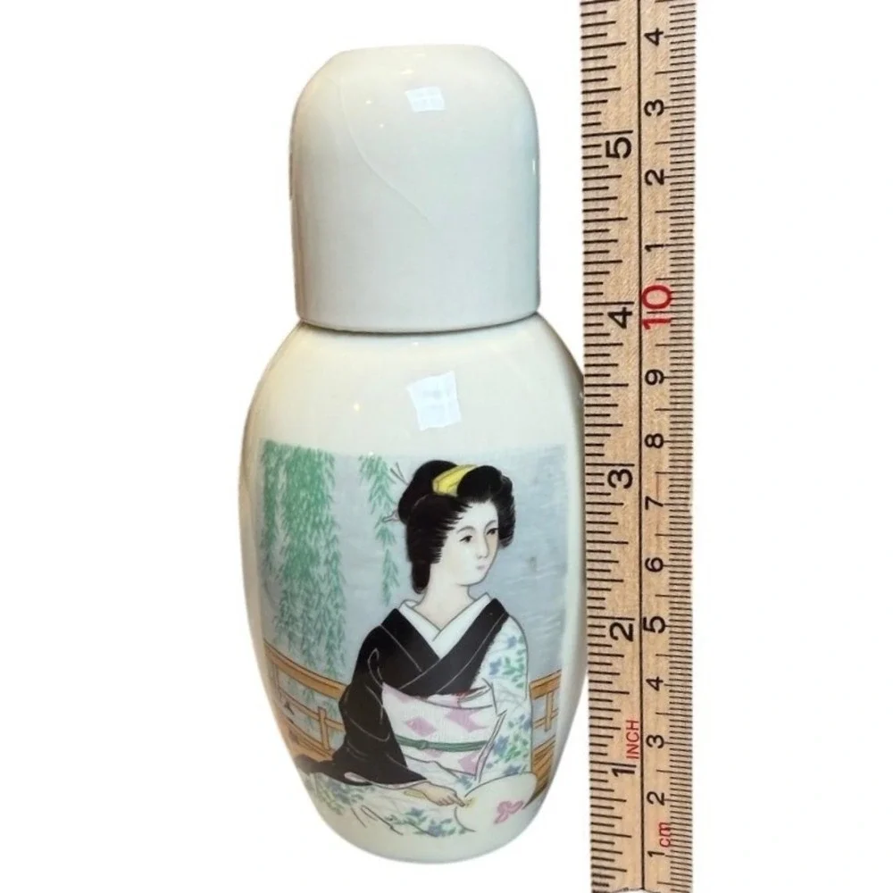 VTG Japanese Sake Bottle Cup Set Geisha Kimono Cream Traditional‎ Barware Japan
